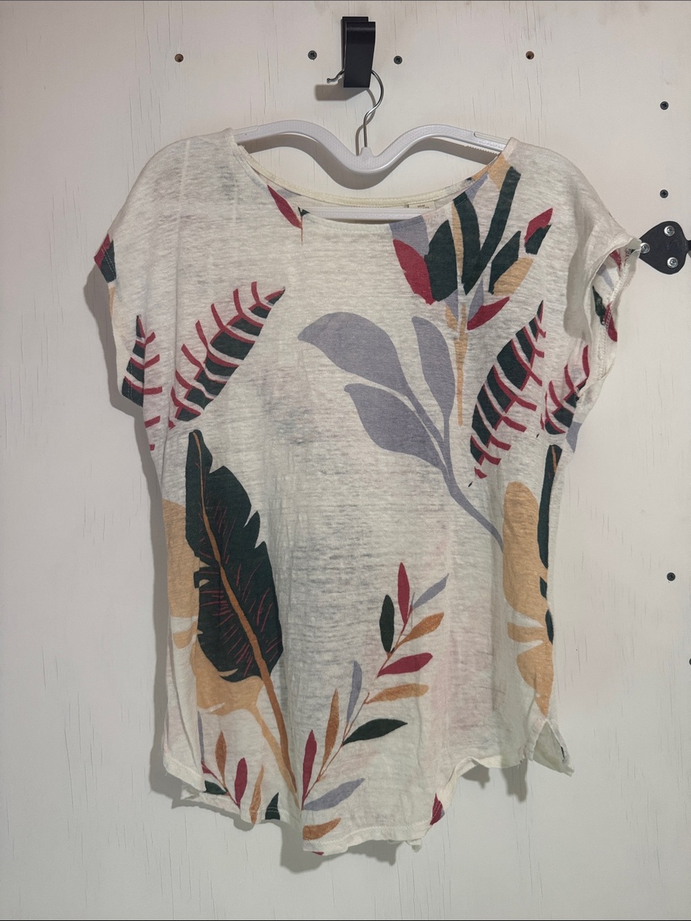 Women’s Leaf-Print Short Sleeve Linen Tee